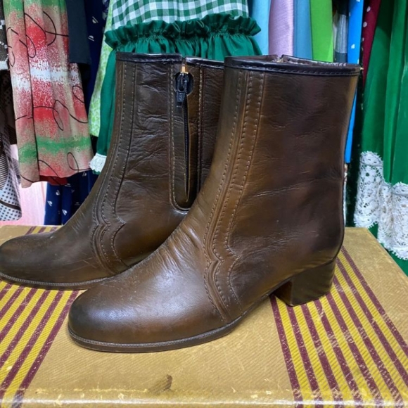 Women's 1970s Brown Leather Fleece Lined Boots | Save More